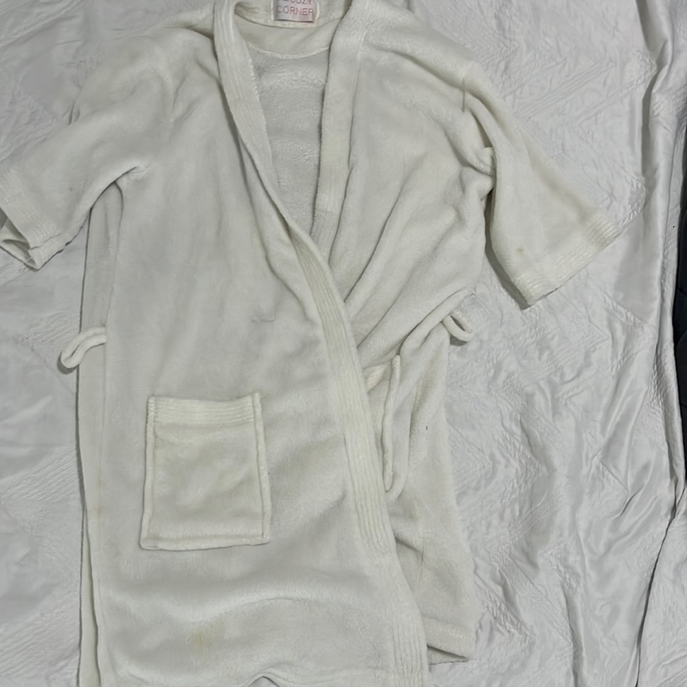 the cozy corner white robe